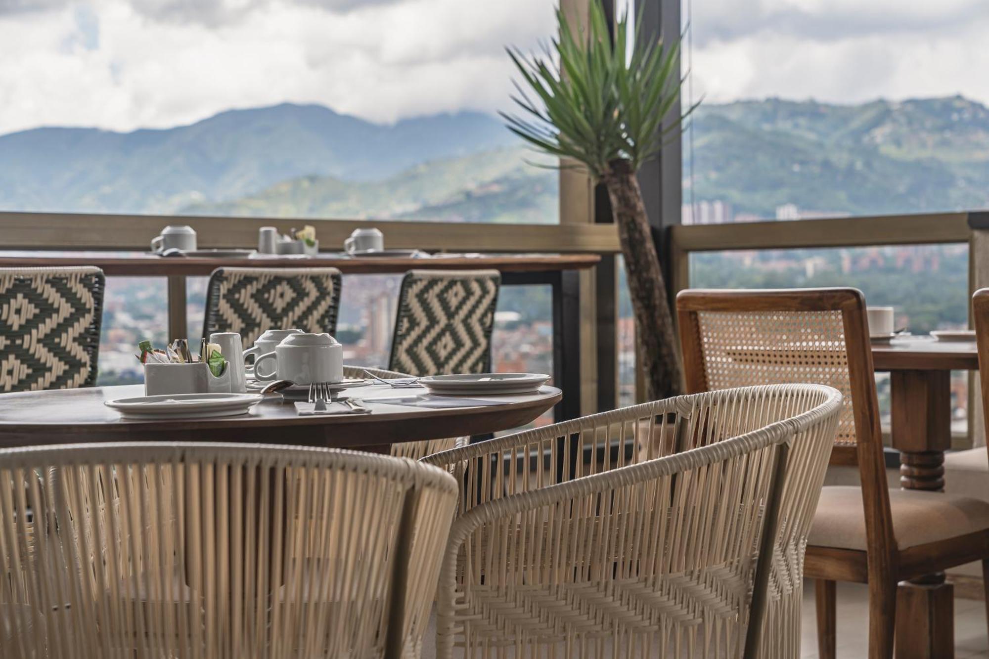 Golden Valley Hotel Medellín Eksteriør billede